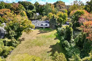 24 Hemlock Dr, Great Neck, NY 11024 - Photo 11