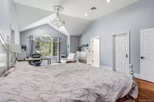 18 Sherwood Ln, Roslyn Heights, NY 11577 - Photo 17