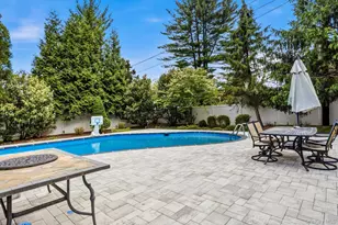 18 Sherwood Ln, Roslyn Heights, NY 11577 - Photo 31