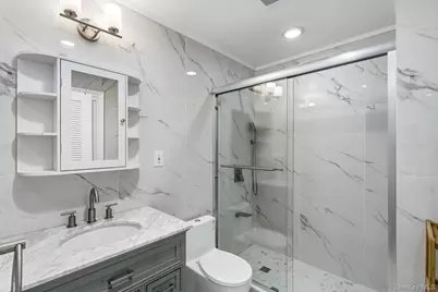 18 Sherwood Lane, Roslyn Heights, NY 11577 - Photo 23