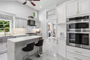 18 Sherwood Ln, Roslyn Heights, NY 11577 - Photo 11