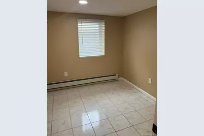 315 Cedar Court, Copiague, NY 11726 - Photo 9