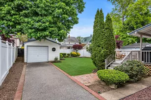 54 Rolling St, Lynbrook, NY 11563 - Photo 25