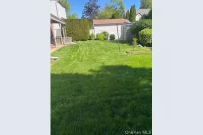 1210 Terrace Boulevard, New Hyde Park, NY 11040 - Photo 11