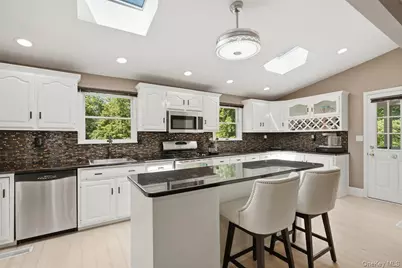 3007 Clearview Street, Yorktown Heights, NY 10598 - Photo 15