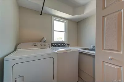 43 Spruce Place, Lindenhurst, NY 11757 - Photo 17