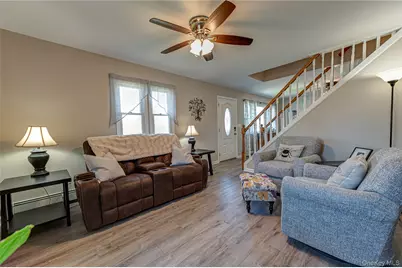 43 Spruce Place, Lindenhurst, NY 11757 - Photo 3