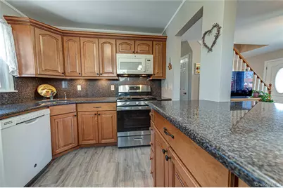43 Spruce Place, Lindenhurst, NY 11757 - Photo 9