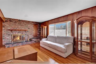 211 Lynbrook Street, Islip Terrace, NY 11752 - Photo 7