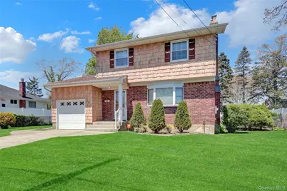 211 Lynbrook Street, Islip Terrace, NY 11752 - Photo 3