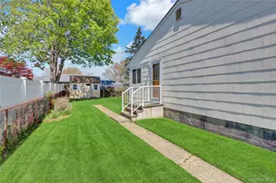 211 Lynbrook St, Islip Terrace, NY 11752 - Photo 29