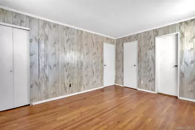 211 Lynbrook Street, Islip Terrace, NY 11752 - Photo 27