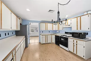 92 Wauwepex Trail, Ridge, NY 11961 - Photo 17