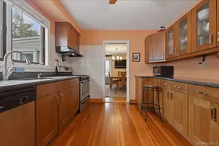 53 Edgeworth St, Valley Stream, NY 11581 - Photo 11