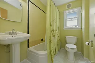 53 Edgeworth St, Valley Stream, NY 11581 - Photo 15