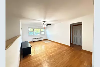 150-19 Jewel Ave #310B, Flushing, NY 11367 - Photo 3