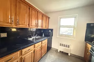 150-19 Jewel Ave, Flushing, NY 11367 - Photo 5