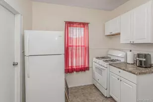 38 Wood St, Lynbrook, NY 11563 - Photo 7