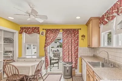 38 Wood Street, Lynbrook, NY 11563 - Photo 3