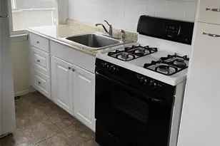 38 Wood St, Lynbrook, NY 11563 - Photo 5