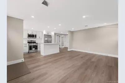 27 Old Farmingdale Road, West Babylon, NY 11704 - Photo 3