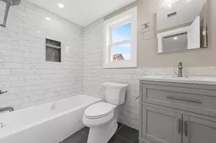 27 Old Farmingdale Rd, West Babylon, NY 11704 - Photo 17