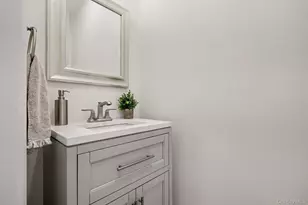 32 Valimar Blvd, White Plains, NY 10603 - Photo 13