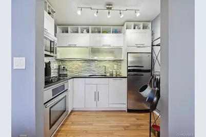 200 Centre Avenue #3G, New Rochelle, NY 10805 - Photo 9