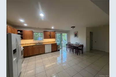 58 Flanders Boulevard, Riverhead, NY 11901 - Photo 3