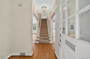 395 Packman Ave, Mount Vernon, NY 10552 - Photo 3
