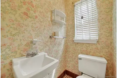 395 Packman Avenue, Mount Vernon, NY 10552 - Photo 9