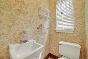 395 Packman Ave, Mount Vernon, NY 10552 - Photo 9