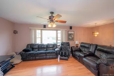 219 Kensington Avenue, Bayport, NY 11705 - Photo 7
