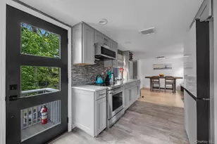 7 Pierson Pl, South Huntington, NY 11746 - Photo 9
