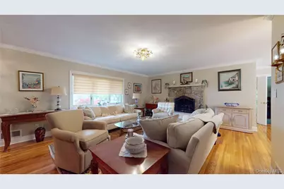 3401 Homestead Avenue, Wantagh, NY 11793 - Photo 7