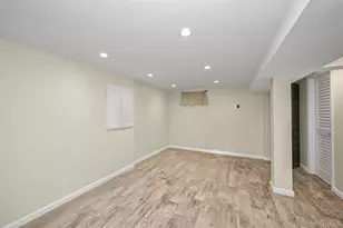 77 Landau Ave, Elmont, NY 11003 - Photo 15