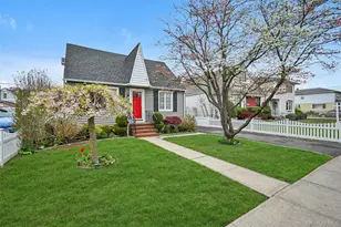 77 Landau Ave, Elmont, NY 11003 - Photo 21