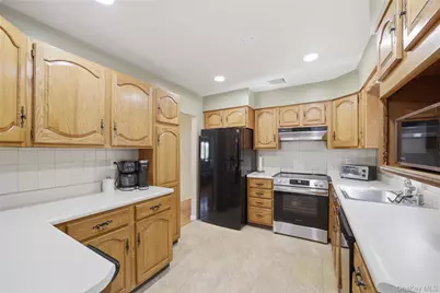 264 Buttonwood Avenue, Cortlandt Manor, NY 10567 - Photo 15