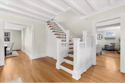 68 A Carlton Avenue, Port Washington, NY 11050 - Photo 13