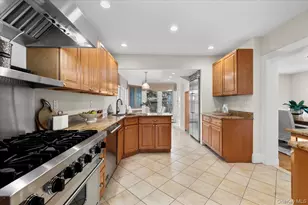 68 A Carlton Ave, Port Washington, NY 11050 - Photo 9
