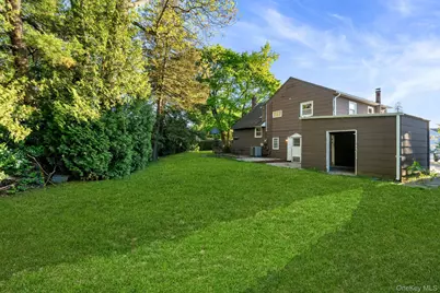 23 Library Lane, Plainview, NY 11803 - Photo 3