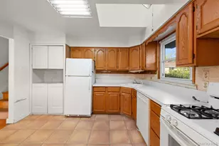 23 Library Ln, Plainview, NY 11803 - Photo 5