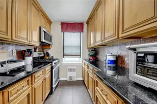 300 N Broadway, Yonkers, NY 10701 - Photo 3