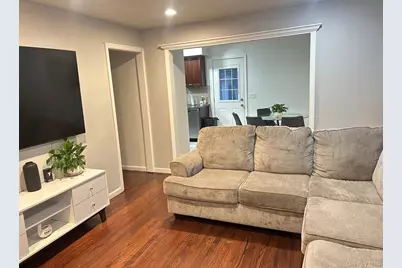 811 9th Street, West Babylon, NY 11704 - Photo 5