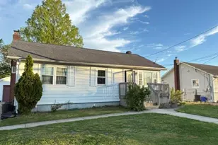811 9th St, West Babylon, NY 11704 - Photo 3