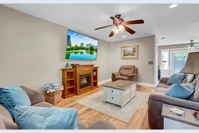 4 Douglas Street, Port Jefferson Station, NY 11776 - Photo 5