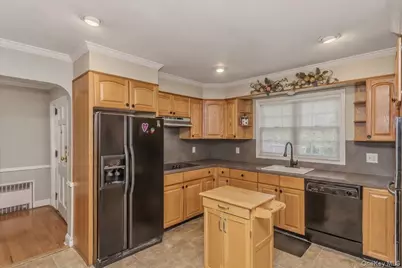 36 Roosevelt Place, Rockville Centre, NY 11570 - Photo 7