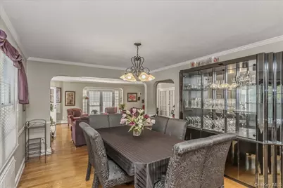 36 Roosevelt Place, Rockville Centre, NY 11570 - Photo 5