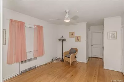 36 Roosevelt Place, Rockville Centre, NY 11570 - Photo 17