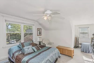 36 Roosevelt Place, Rockville Centre, NY 11570 - Photo 11
